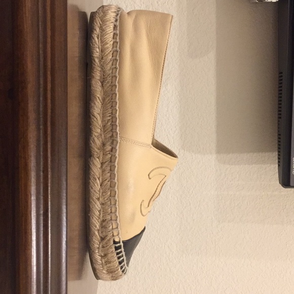 Chanel Nude with Black Cap Toe Espadrilles - Picture 5 of 8